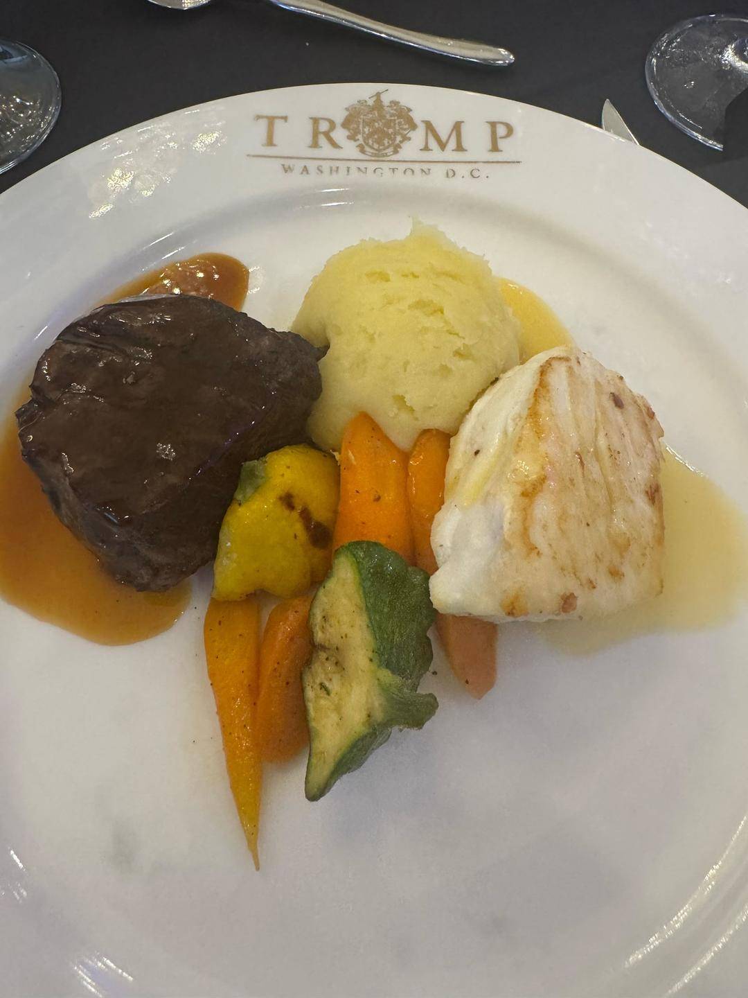 220位宾客人均花1